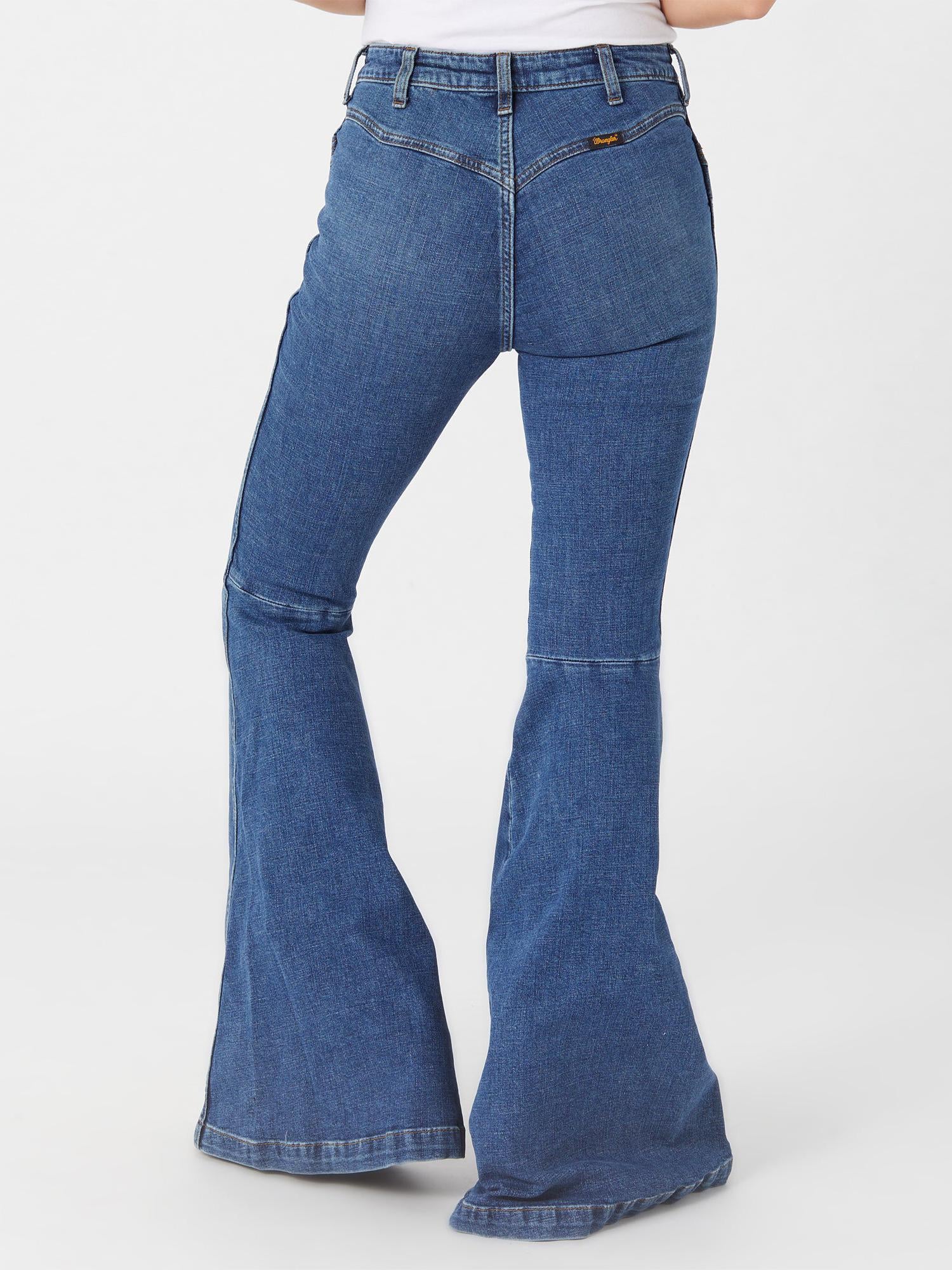 Wrangler Women's Retro Trumpet Flare Jeans Riding Warehouse