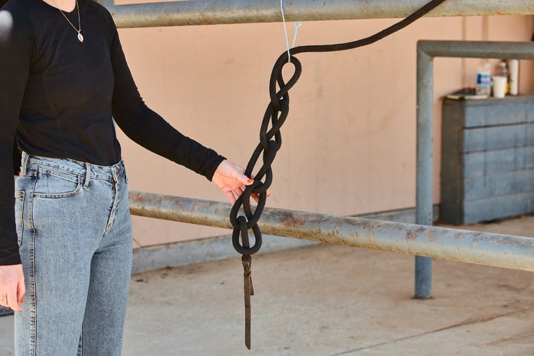 An example of a quick-release knot utilizing the 