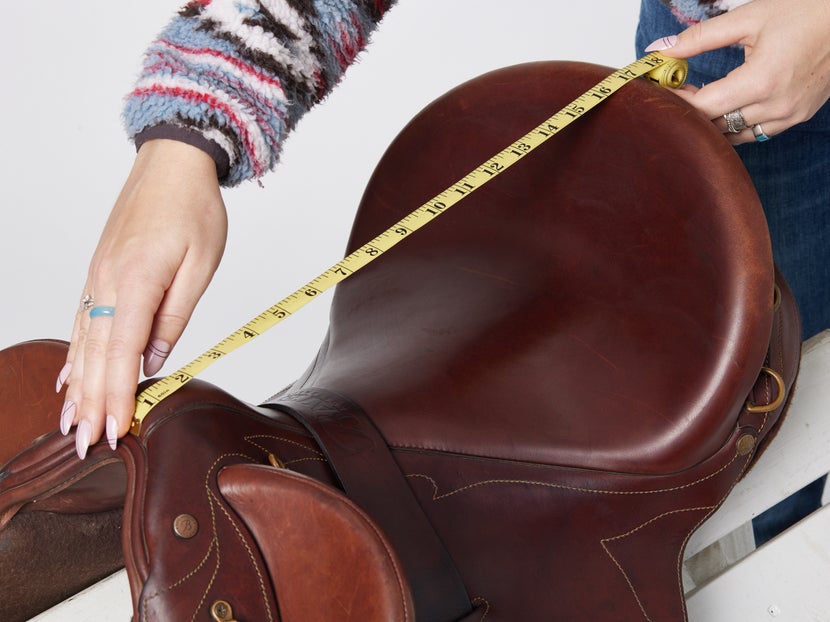 Measuring Australian saddle seat size 