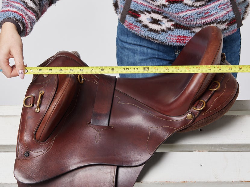 Measuring Australian saddle skirt length