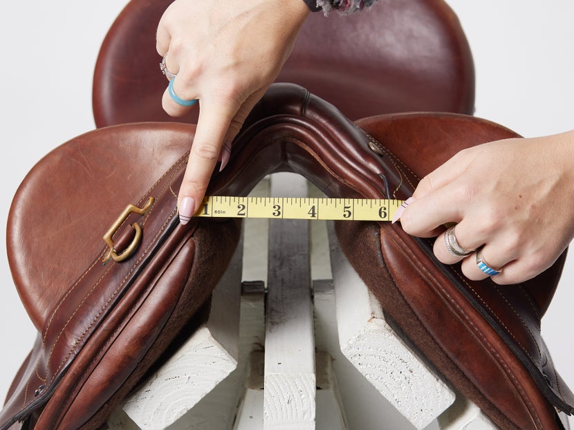 Measuring Australian saddle gullet width 