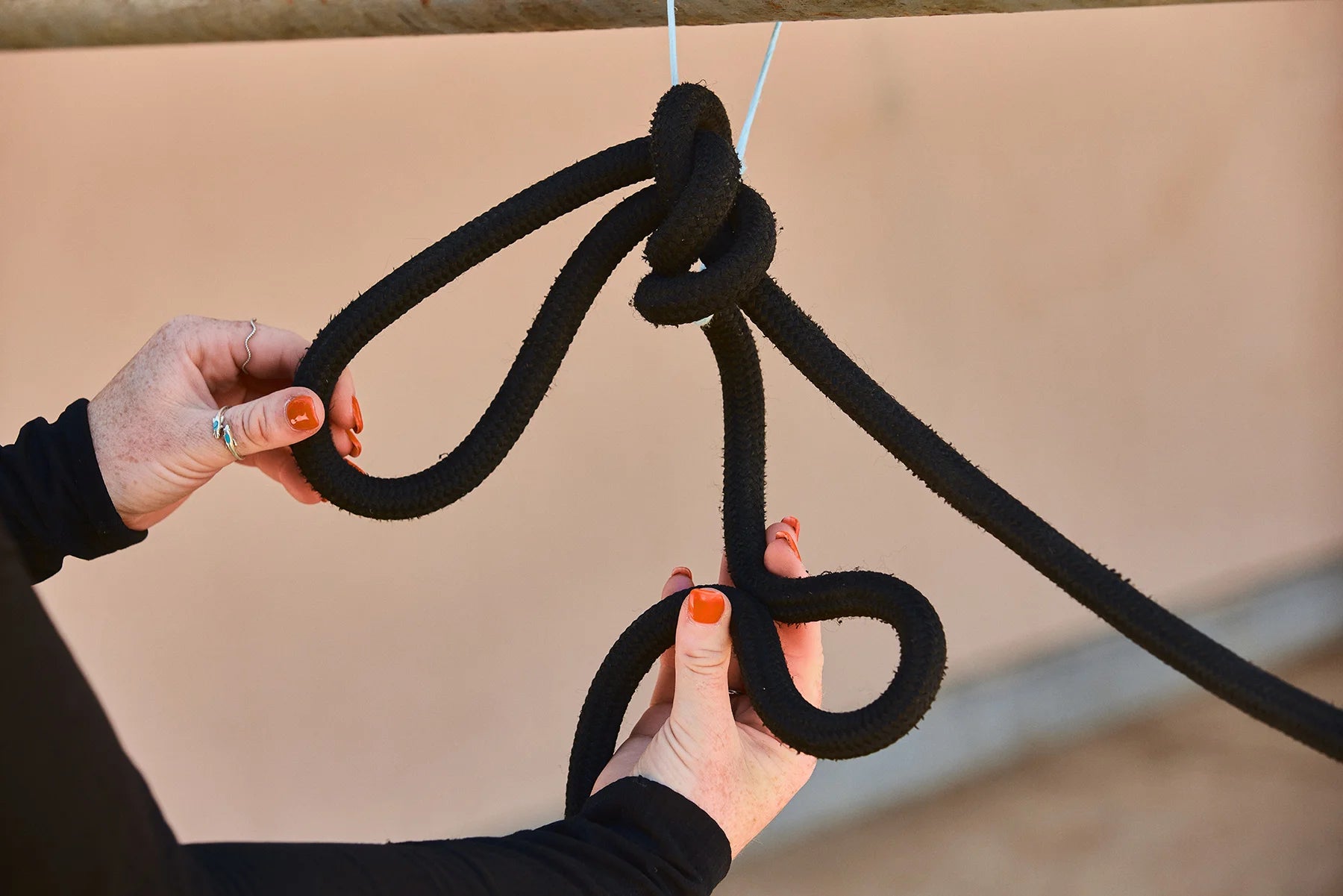 Secure the excess rope by using a daisy chain or crochet pattern.