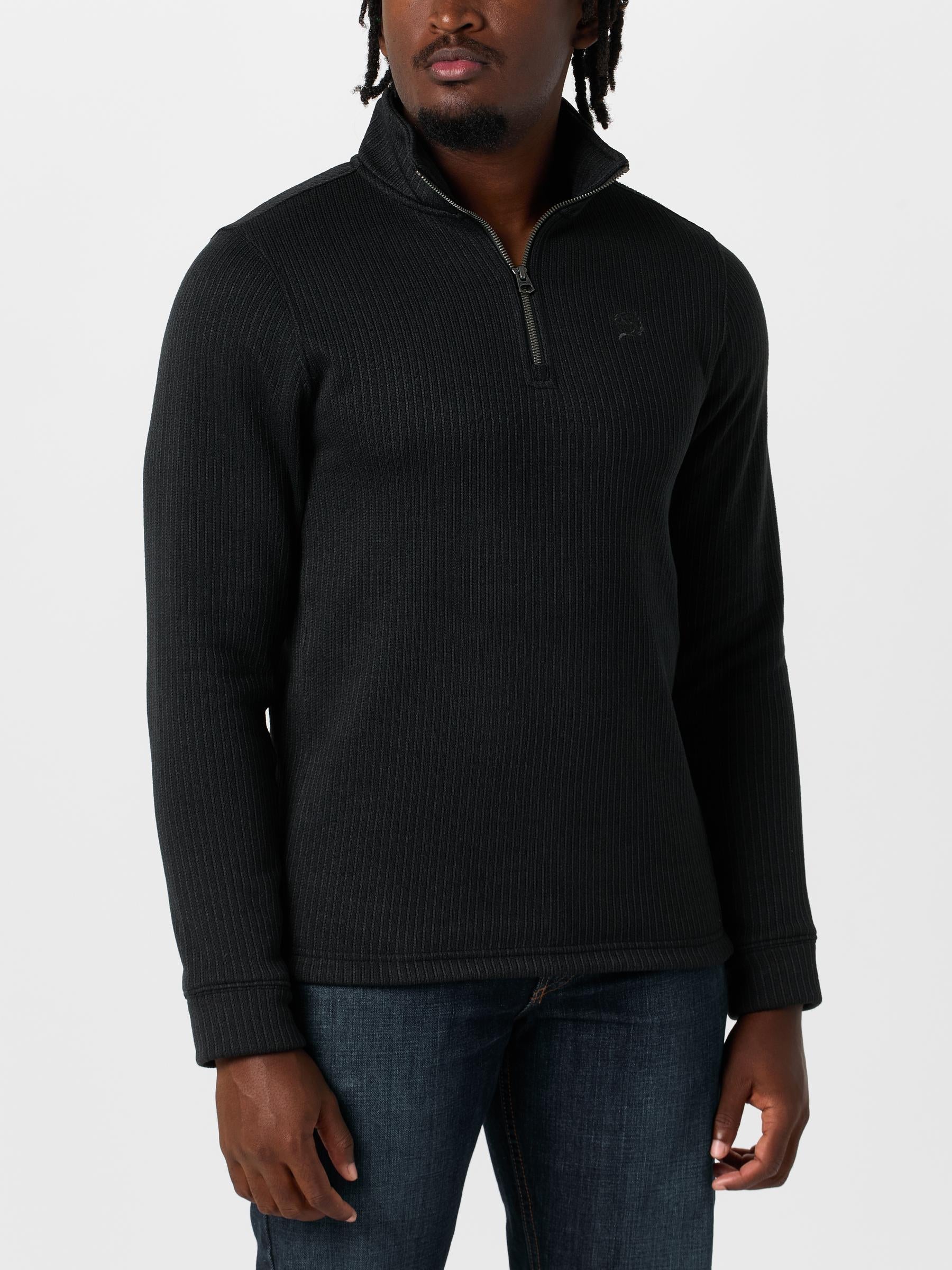 Front view of a man wearing the Cinch Men's 1/4 Zip Fleece Sweater Pullover.